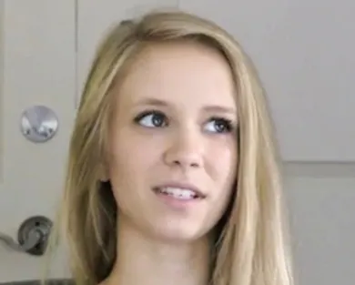 Смотреть порно: Очень милая молодая девушка у Вудмана на порно кастинге