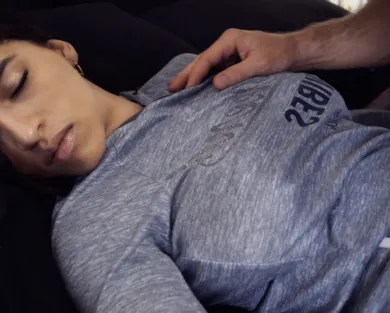 Смотреть порно: Озабоченный мужик ебет свою милашку с самого утра