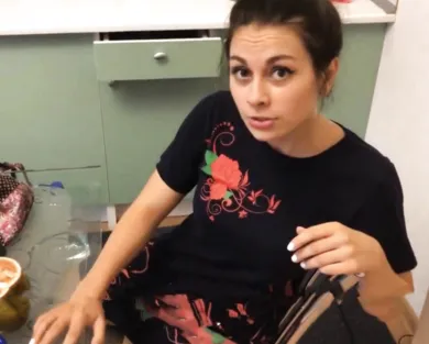 Смотреть порно: Деревенская сестра ебется с братом у него на квартире