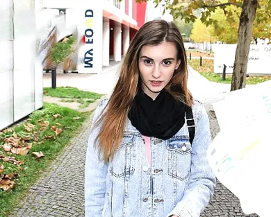 Смотреть порно: Пикапер уговорил на секс худенькую девушку и довел её до оргазма на кастинге!