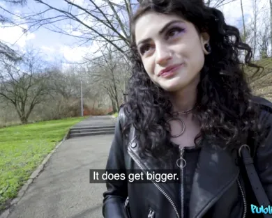 Смотреть порно: Развел за деньги на секс и трахнул в подьезде