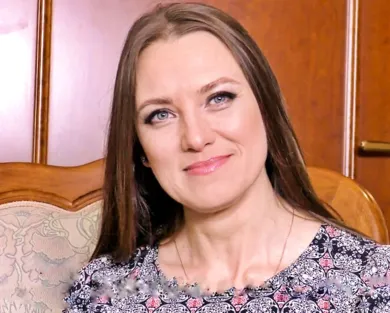 Смотреть порно: Скромная женушка пришла к Вудману сниматься в порно - Русская порнуха с Вудманом