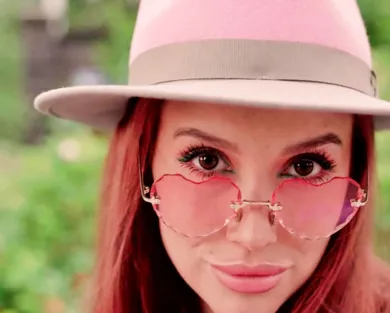 Смотреть порно: Приехала в гости к сестре и трахнула ее парня