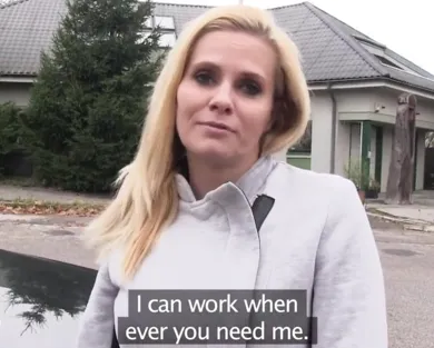 Смотреть порно: Зрелая женщина трахнулась с незнакомцем за деньги