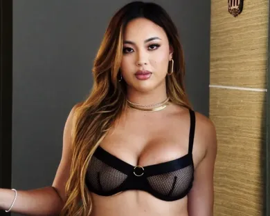 Смотреть порно: Сочный секс с азиаткой в межрассовом порно с большим черным членом